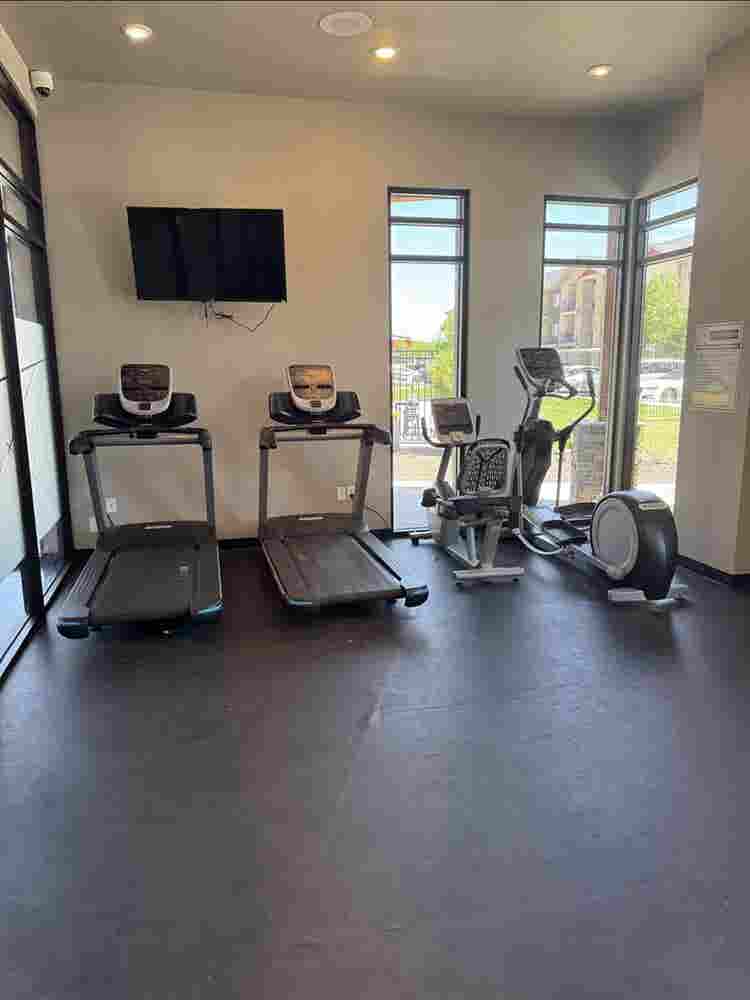 Clean room for rent Meridian