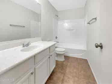 4 bedroom house available for rentt