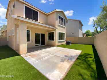 4 bedroom house available for rentt