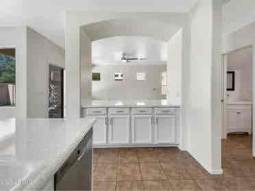 4 bedroom house available for rentt