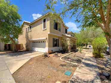4 bedroom house available for rentt