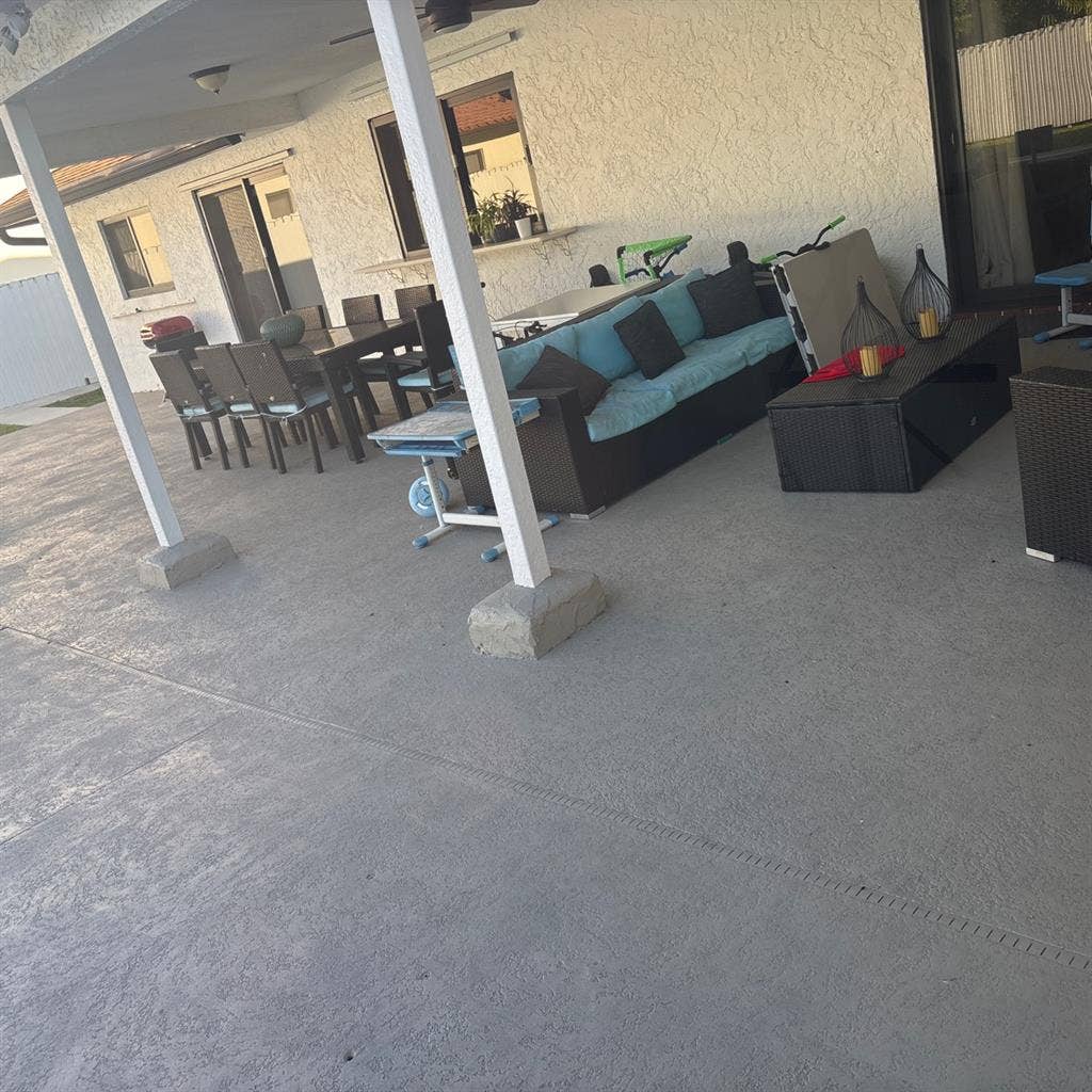 Furnished room shared bath