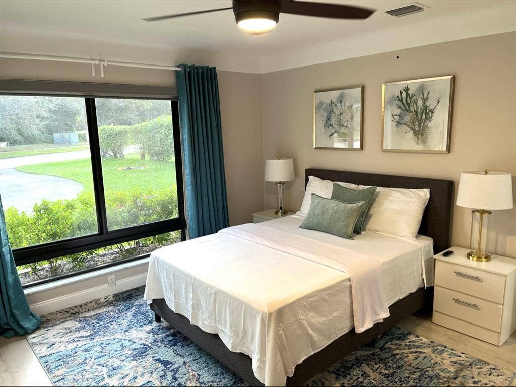 Furnished room in plantation