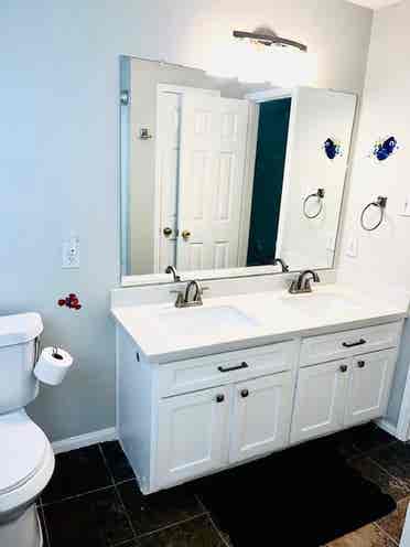 BEAUTIL 2 BETHROOM/PRIVATE BATH!