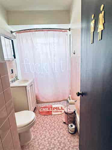 Cozy and Charming 2 Bedroom.