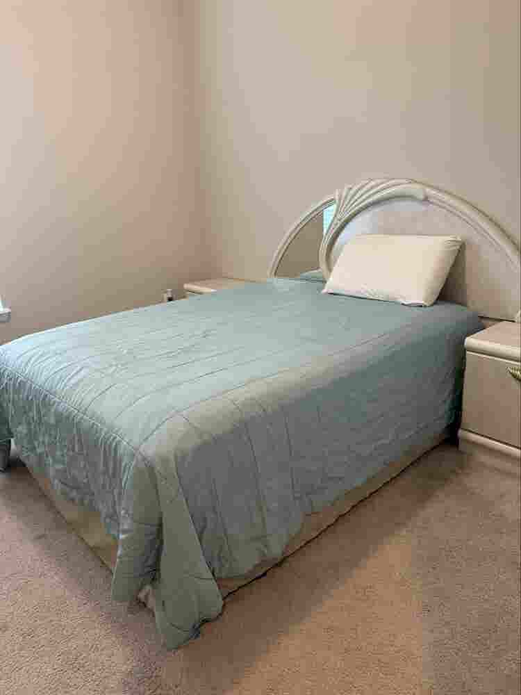 Private bedroom & shared bathroom