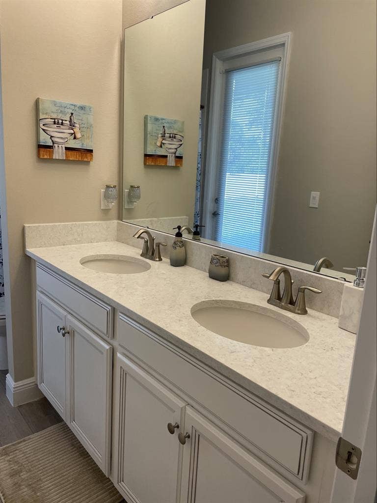 Private bedroom & shared bathroom