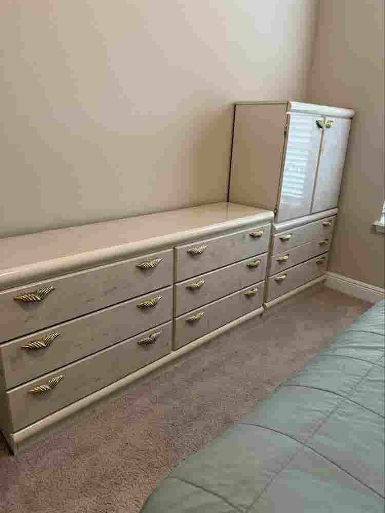 Private bedroom & shared bathroom