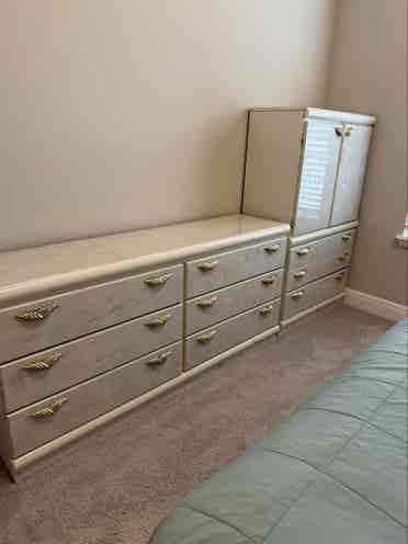 Private bedroom & shared bathroom