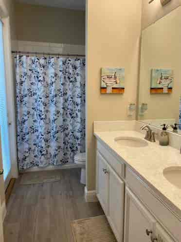 Private bedroom & shared bathroom