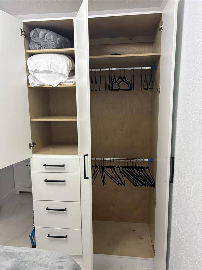 Furnished Modern inc UTILITY