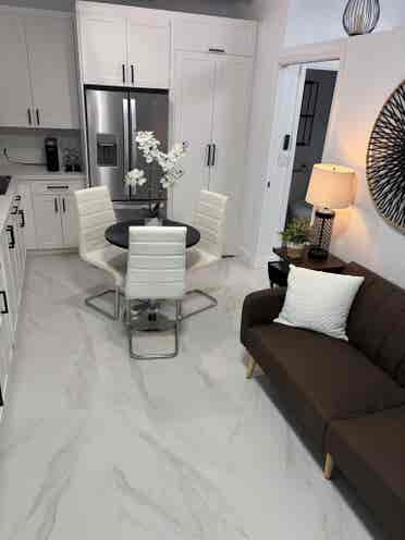 Furnished Modern studio inc UTILITY