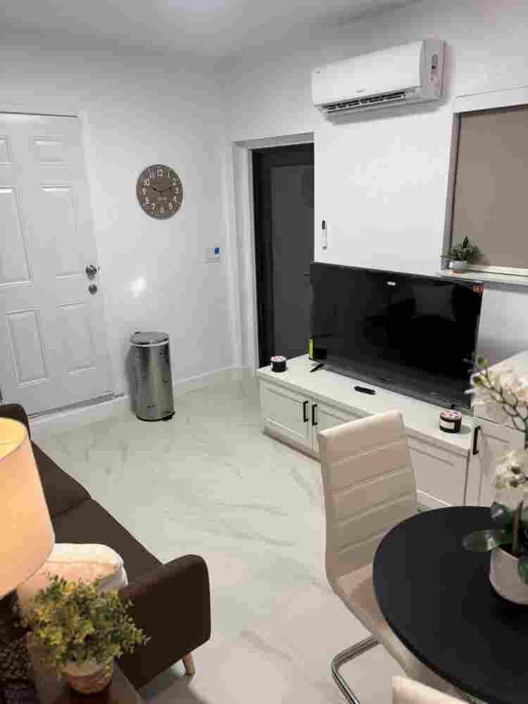 Furnished Modern studio inc UTILITY