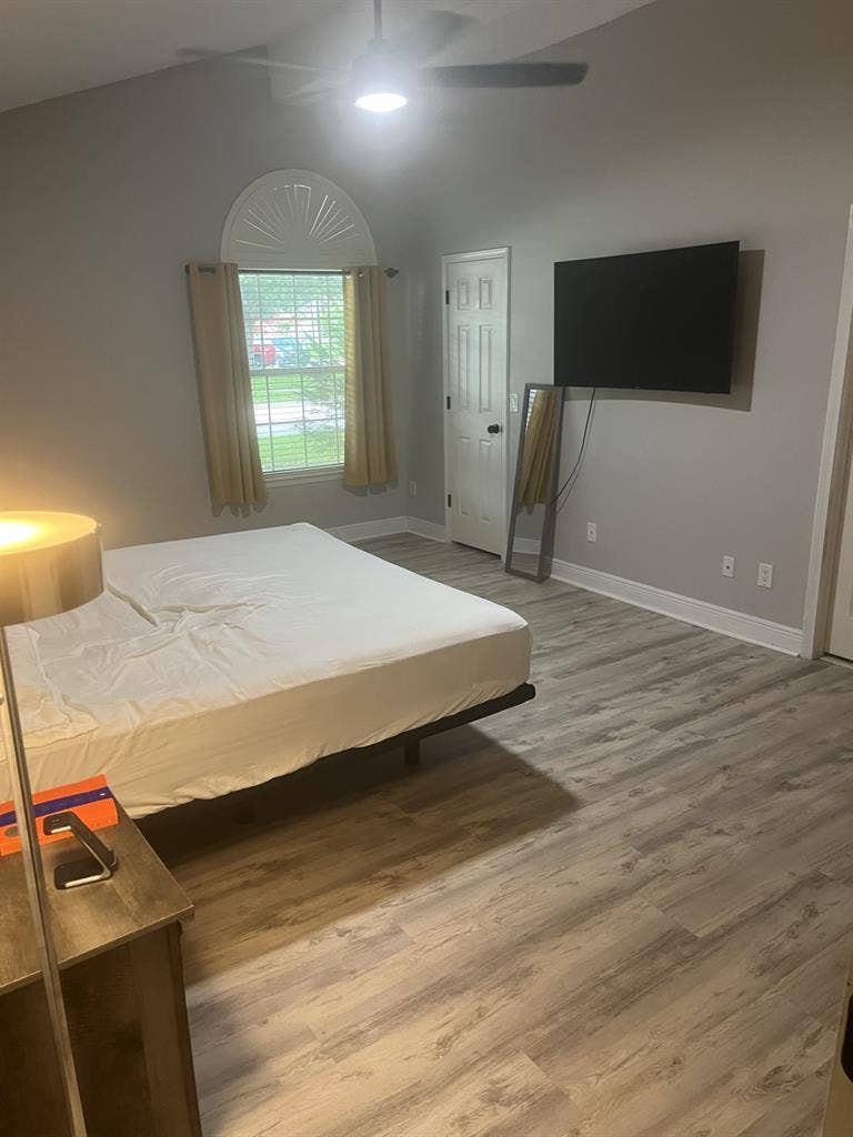 Renting my entire home by room.
