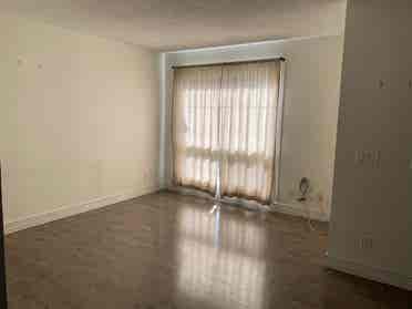 private room for rent - unfurnshied