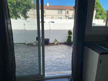 private room for rent - unfurnshied