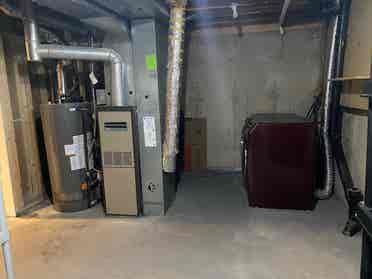 private room for rent - unfurnshied