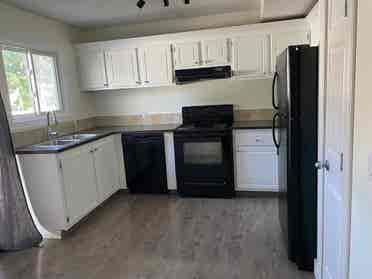 private room for rent - unfurnshied