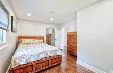 Rooms in Luxury Home in Bronte