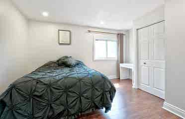 Rooms in Luxury Home in Bronte