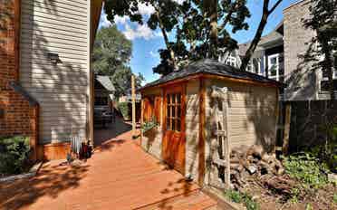 Rooms in Luxury Home in Bronte