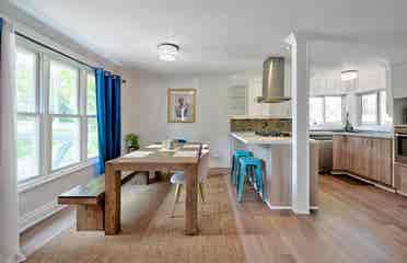 Rooms in Luxury Home in Bronte