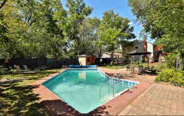 Rooms in Luxury Home in Bronte