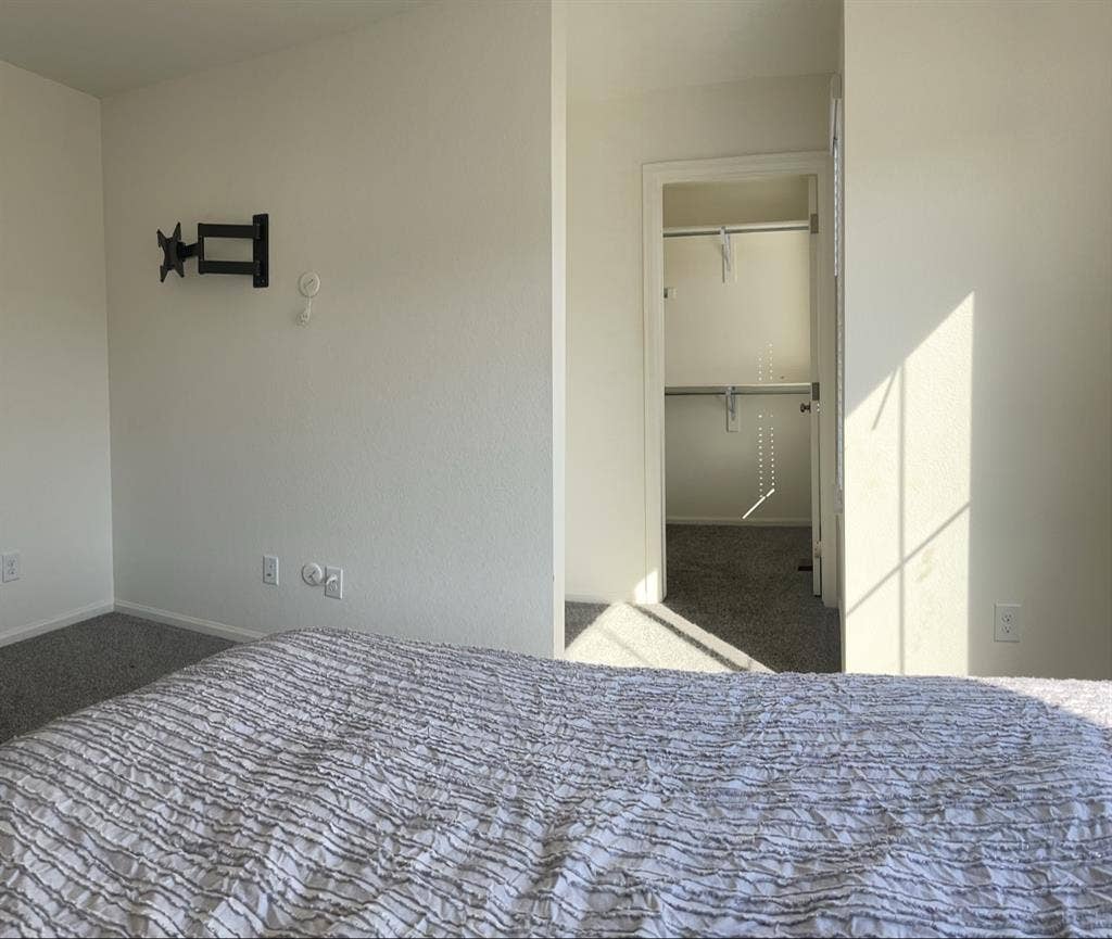 Room available to rent!
