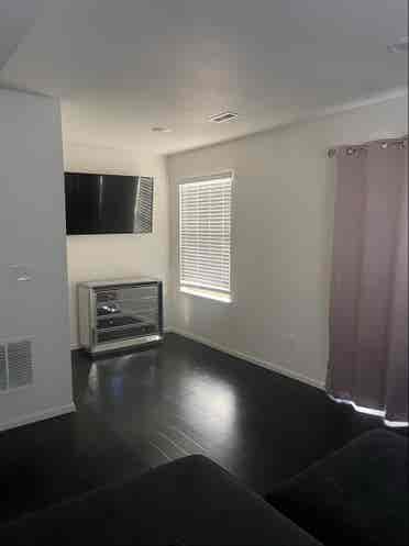 Room available to rent!