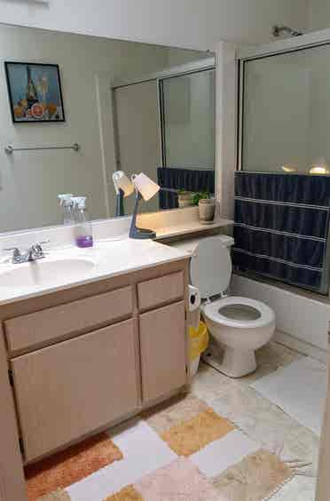 Large Master rom ownbath quiet clen