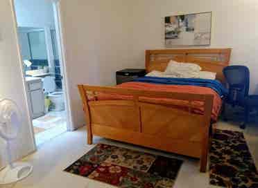 Large Master rom ownbath quiet clen