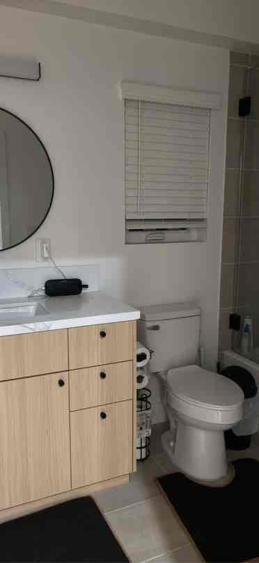 Co living share room with me