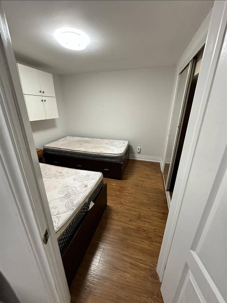 One Bedroom Basement Appartment