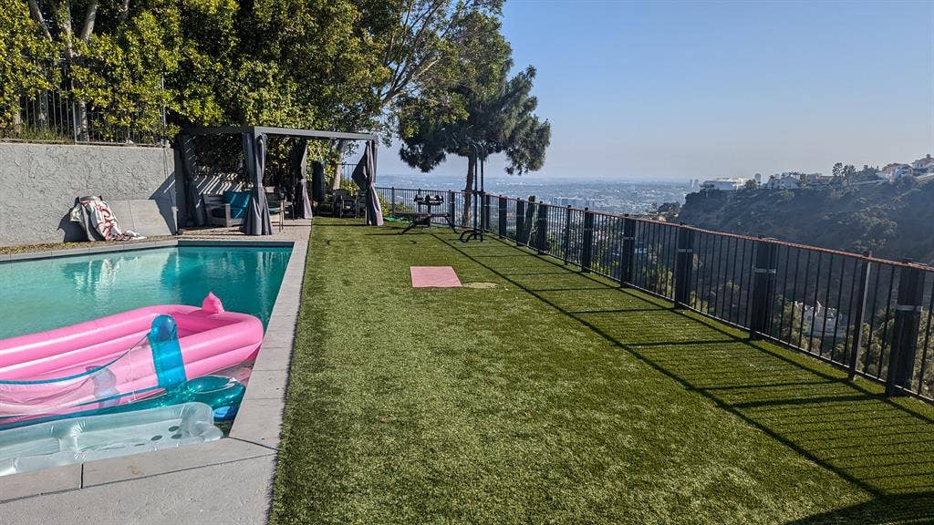 Room w/ Pool & View – LA Hills
