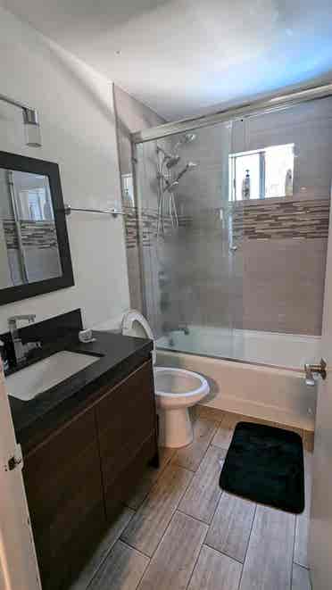 Room w/ Pool & View – LA Hills