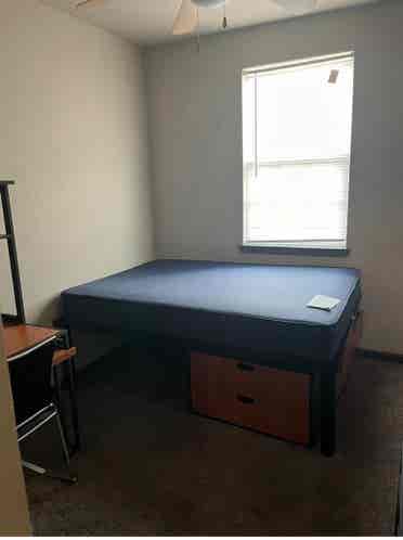 LEASE TAKEOVER  bed/3b
