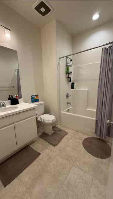 Private room & bathroom  $