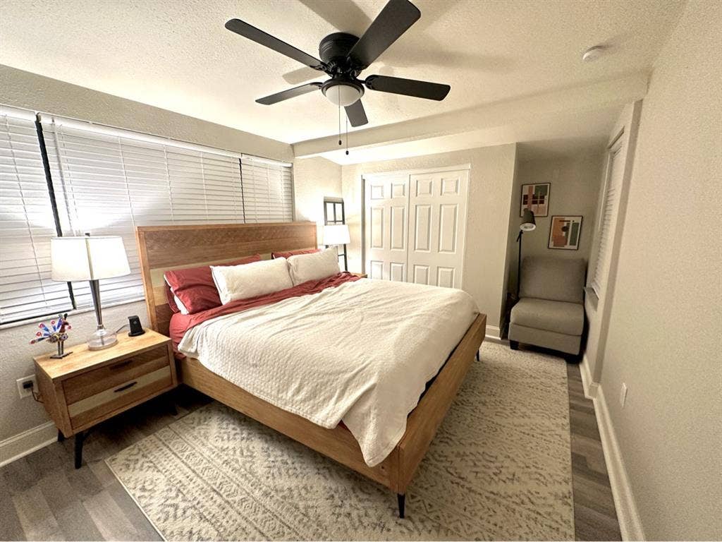 Private bedroom w/ Bath