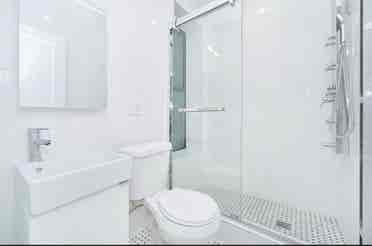 Looking for a roommate July 1st