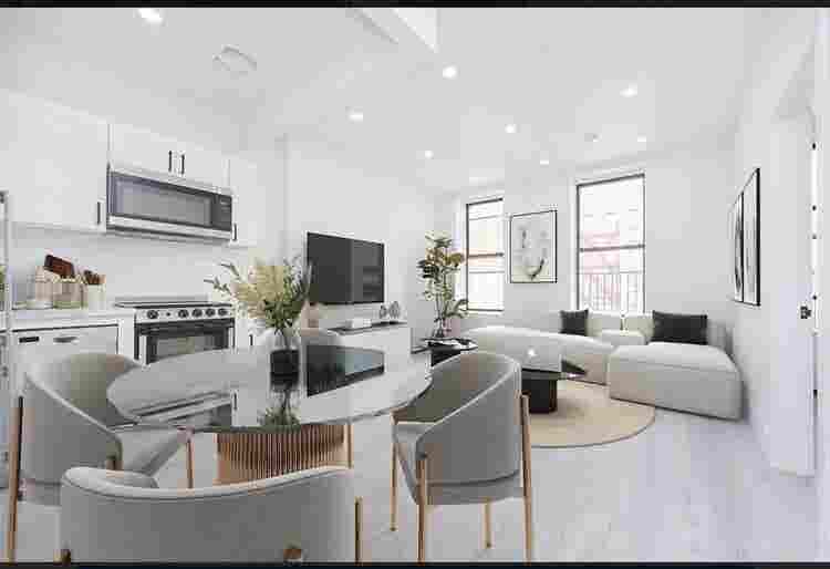 Looking for a roommate July 1st
