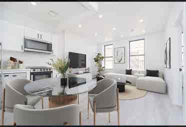 Looking for a roommate July 1st