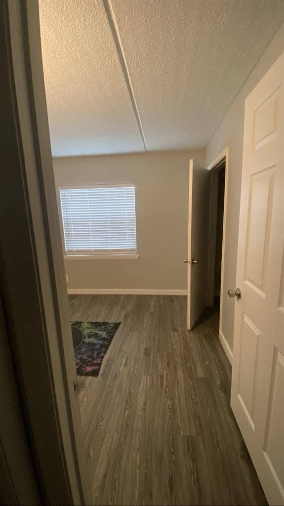 Room 4 Clean Man w/Job - NO Drunks