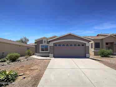 3 bedroom house available for rent