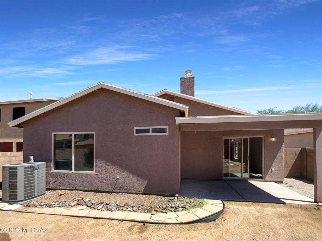 3 bedroom house available for rent