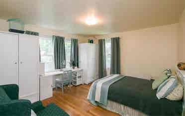 Female roommate wanted!