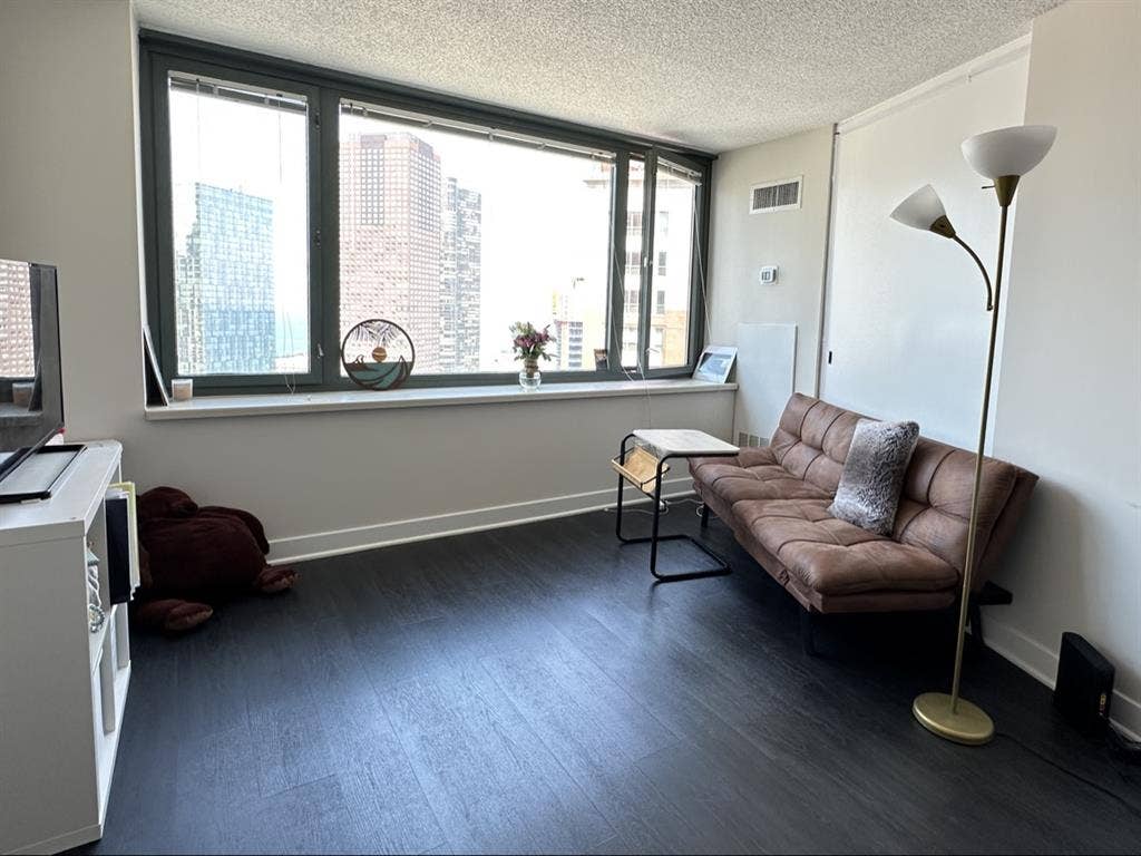 Subleasing B apartment