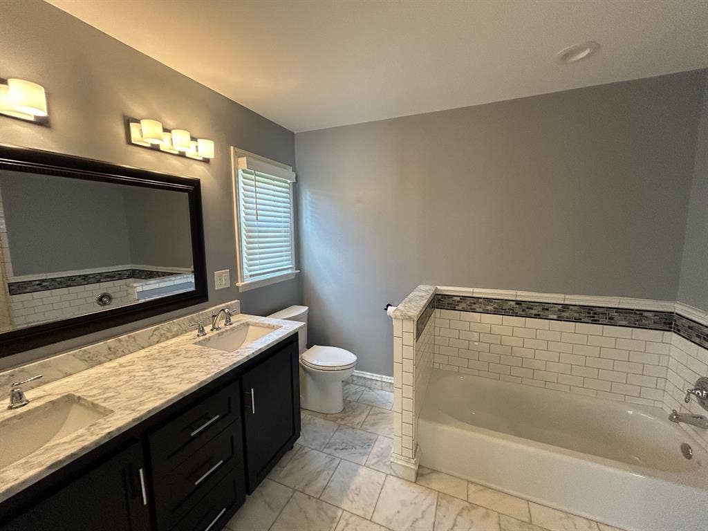 Private Room with En-Suite Bath