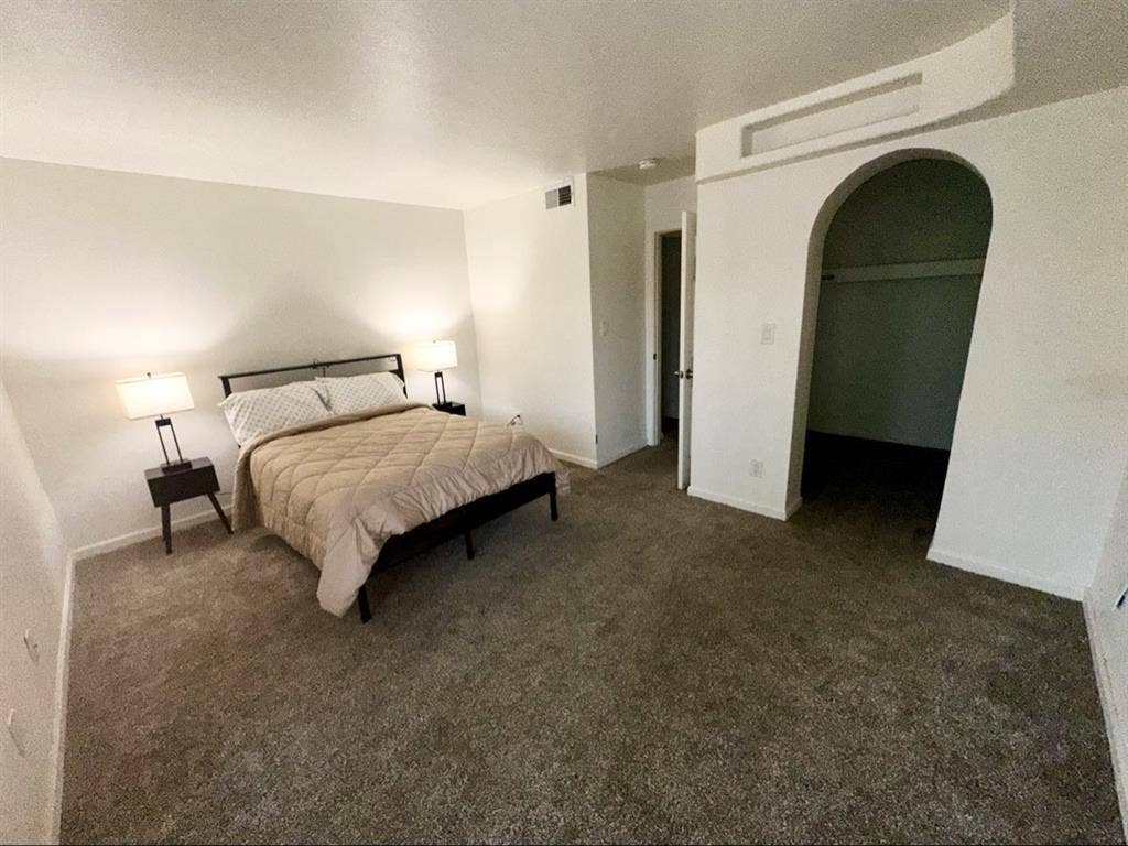 Room available in PHX home