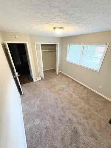 Rooms For Rent near Marta & I-!