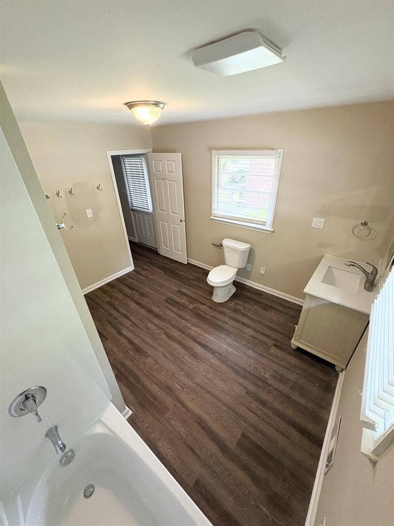 Rooms For Rent near Marta & I-!